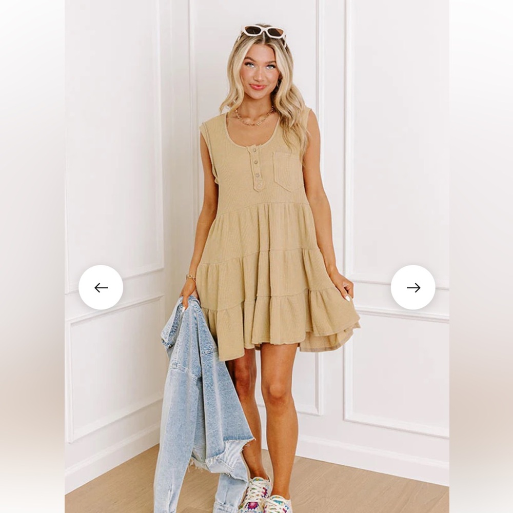 Peach Love California Beige Sleeveless Tiered Scoop Dress